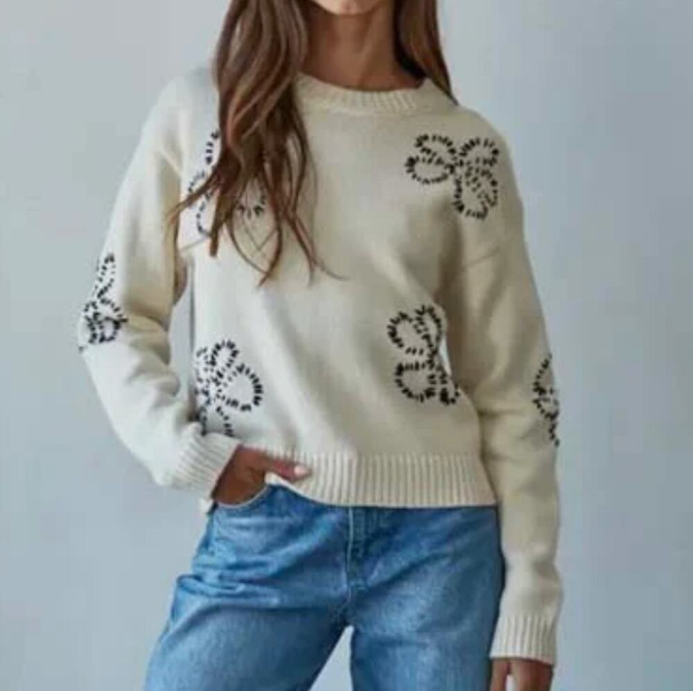 ByTogether Zoey Sweater Ivory Navy Stitched Daisies Size M